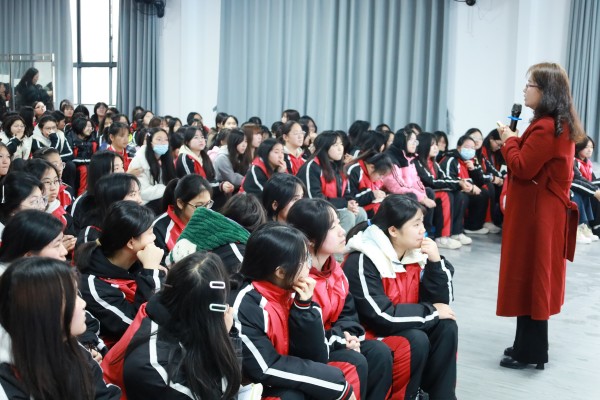 常德新德才職業(yè)學(xué)校,常德新德才,常德招生就業(yè),電子商務(wù)專(zhuān)業(yè)學(xué)校,專(zhuān)業(yè)學(xué)校報(bào)考哪里好